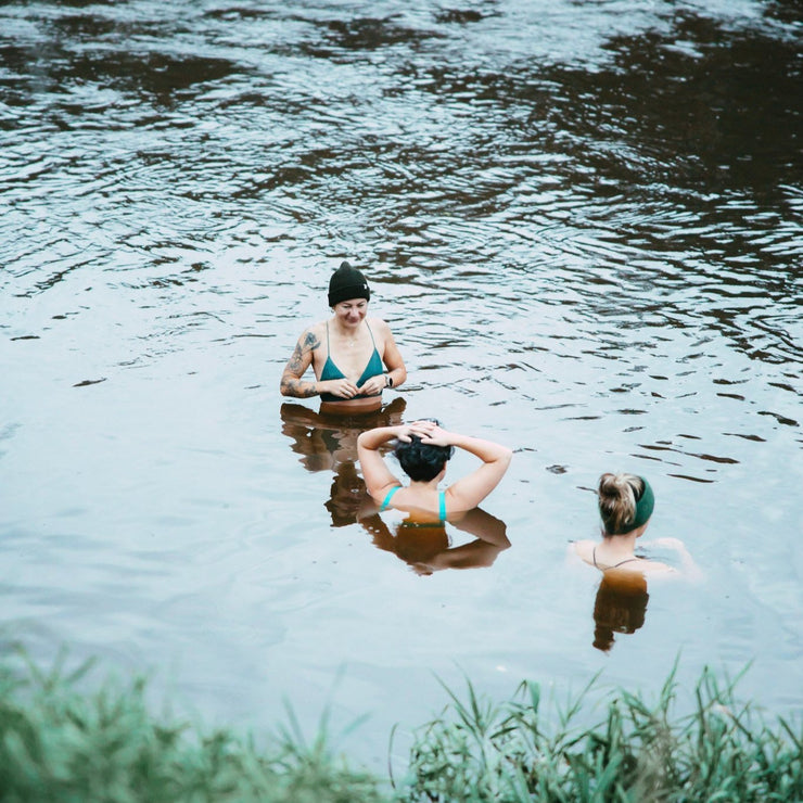 FOREST SISTERHOOD - Latvijas un Igaunijas outdoor sieviešu kopā sanākšana